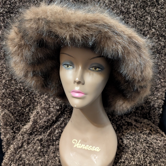 Darker Wavs Accessories - Brown Faux Fur Wide-Brim Hat - Soft Brown